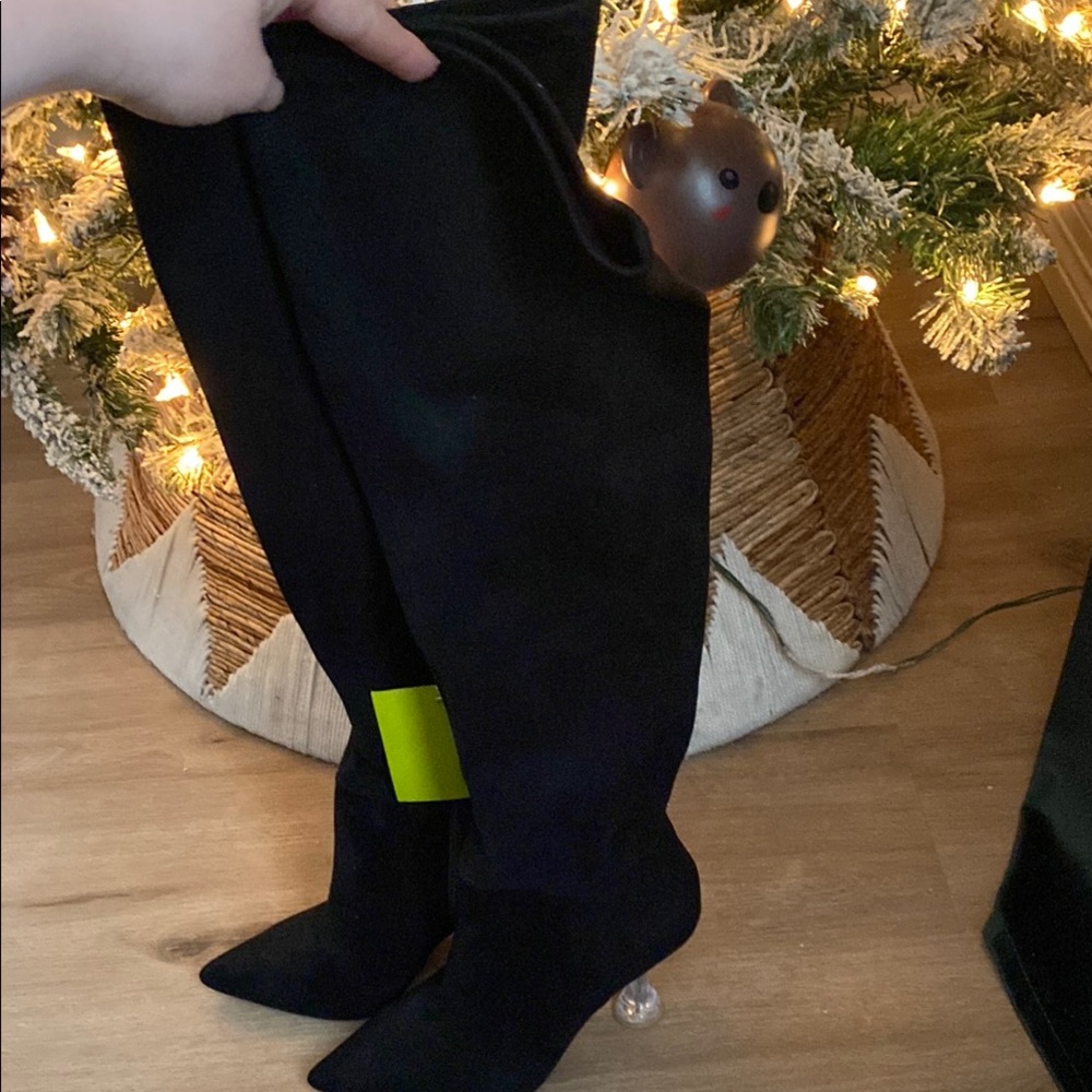Elegant Black Knee-High Boots